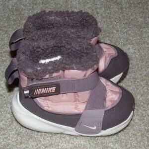 NIKE FLEX ADVANCE WINTER BOOTS SZ 6C